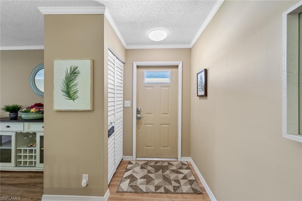 256 Palm Dr 6, Naples, FL 34112-3