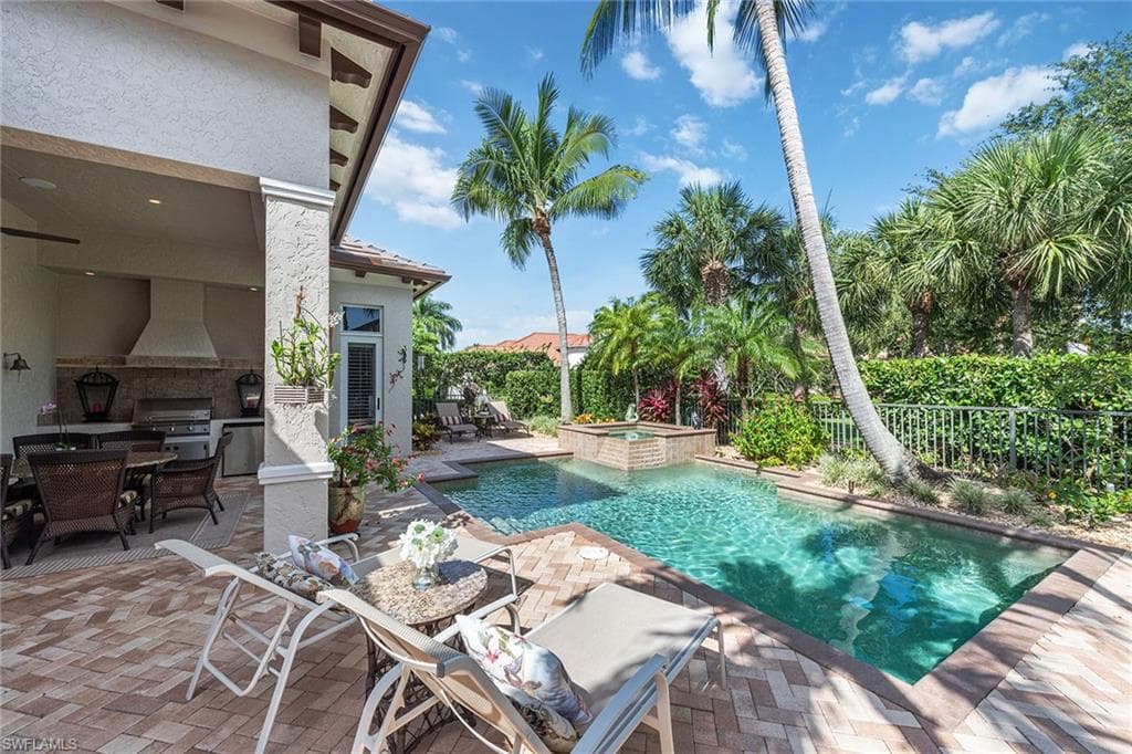 7477 Martinique Ter, Naples, FL 34113-26