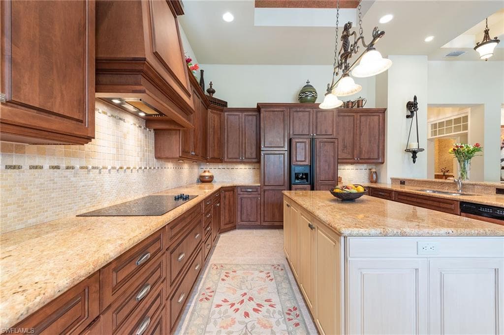 7477 Martinique Ter, Naples, FL 34113-8