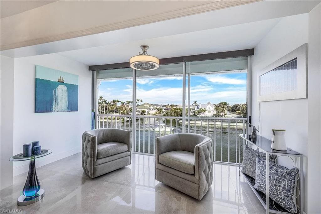 10684 Gulf Shore Dr B-302, Naples, FL 34108-14