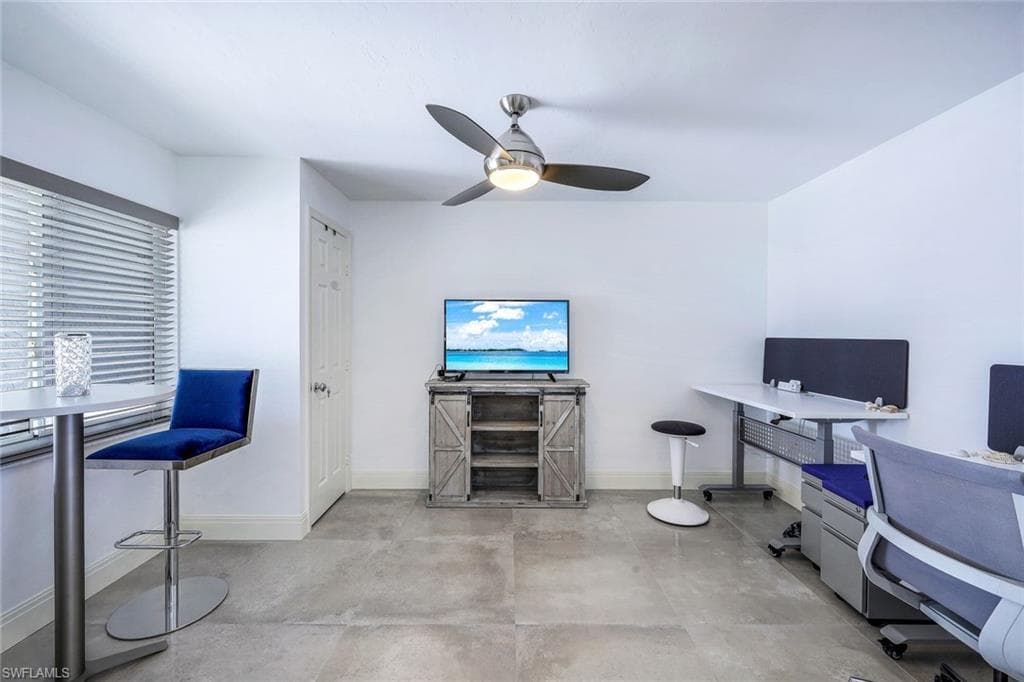 10684 Gulf Shore Dr B-302, Naples, FL 34108-20