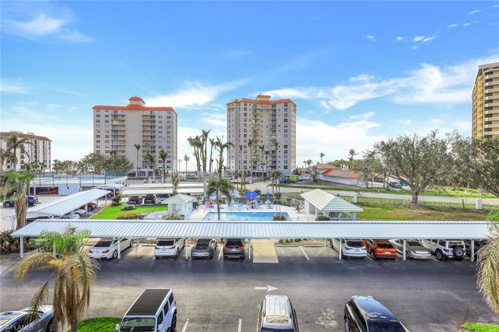 10684 Gulf Shore Dr B-302, Naples, FL 34108-25