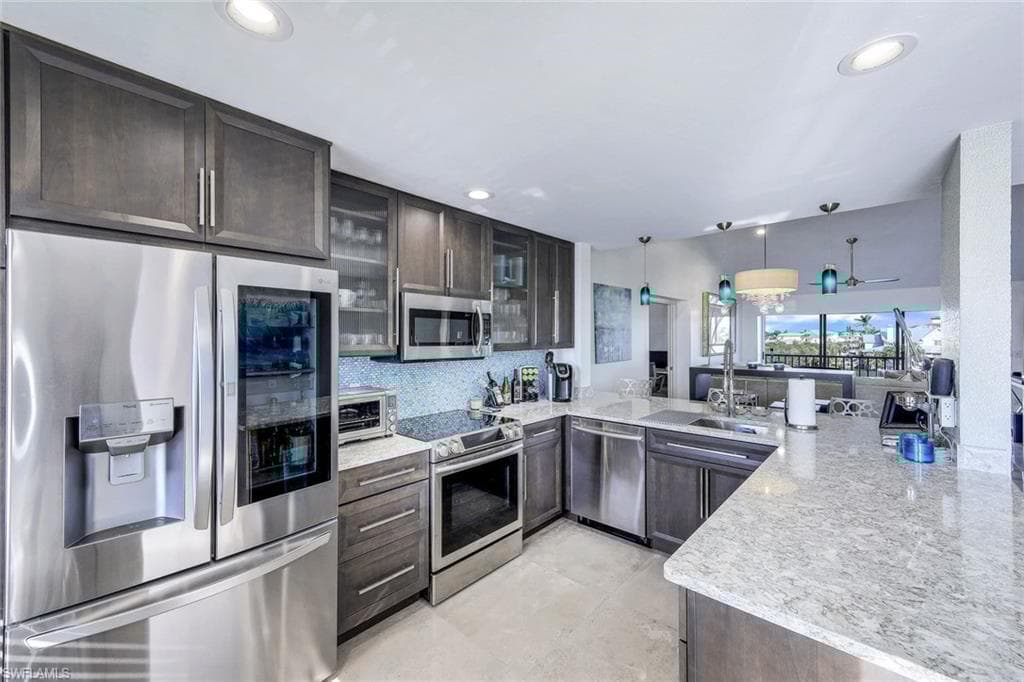 10684 Gulf Shore Dr B-302, Naples, FL 34108-7