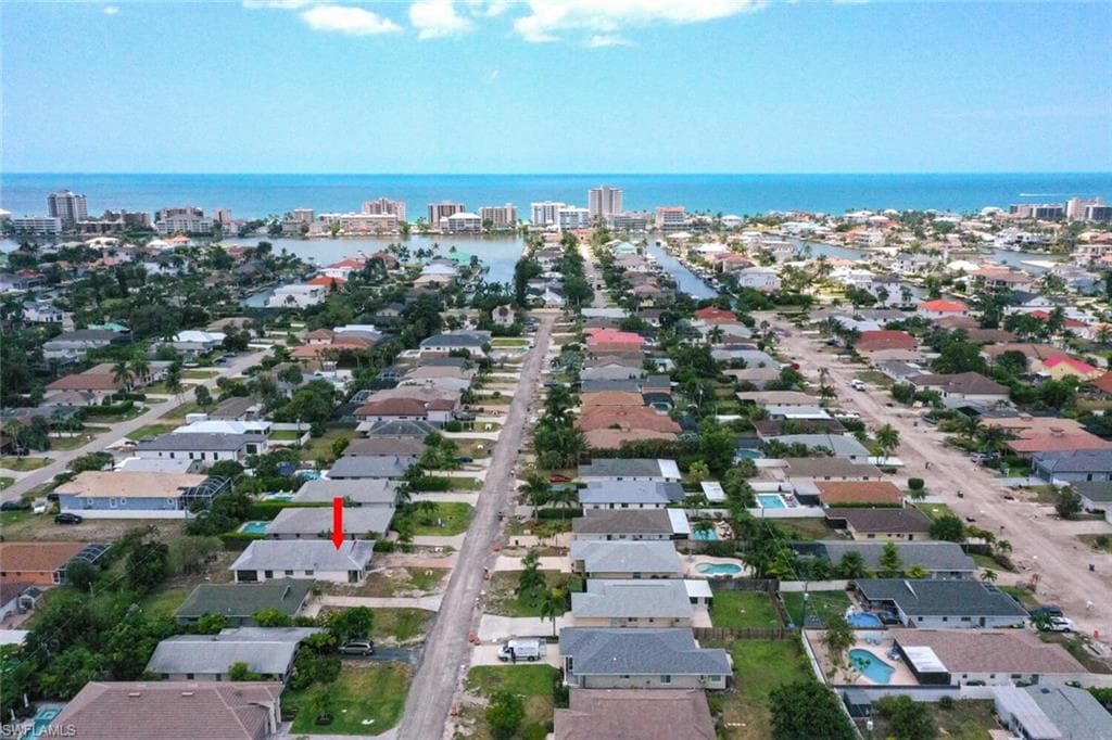 570 98th Ave N, Naples, FL 34108-2