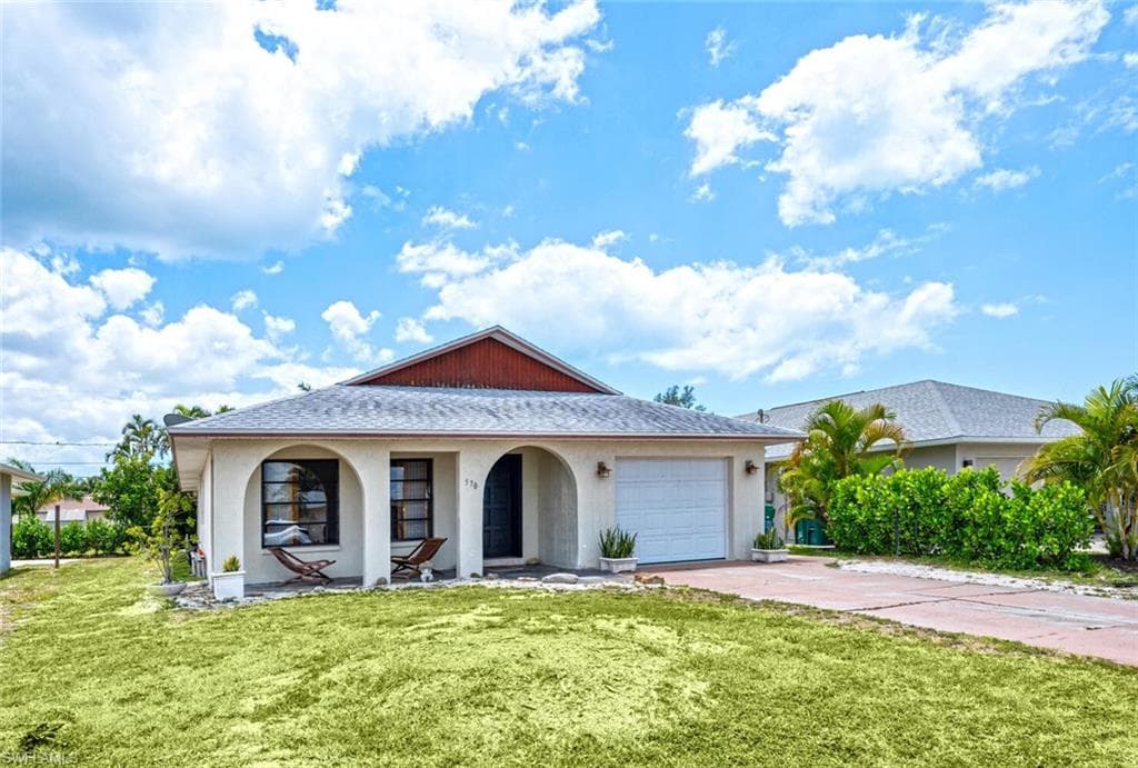 570 98th Ave N, Naples, FL 34108-3