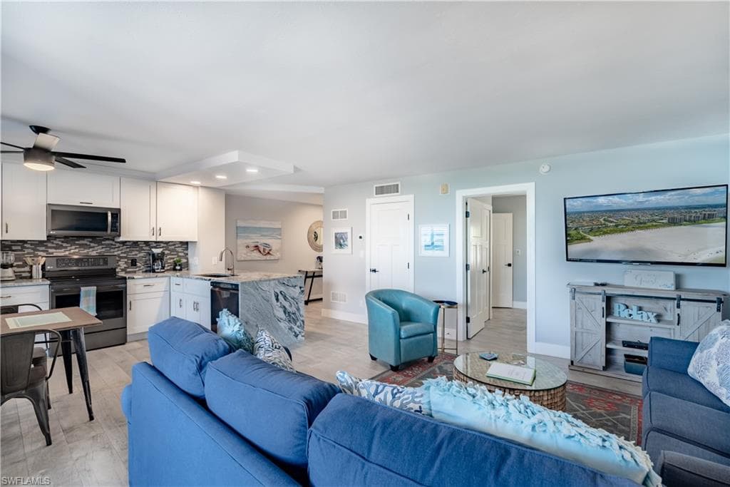 1085 Bald Eagle Dr B305, Marco Island, FL 34145-16