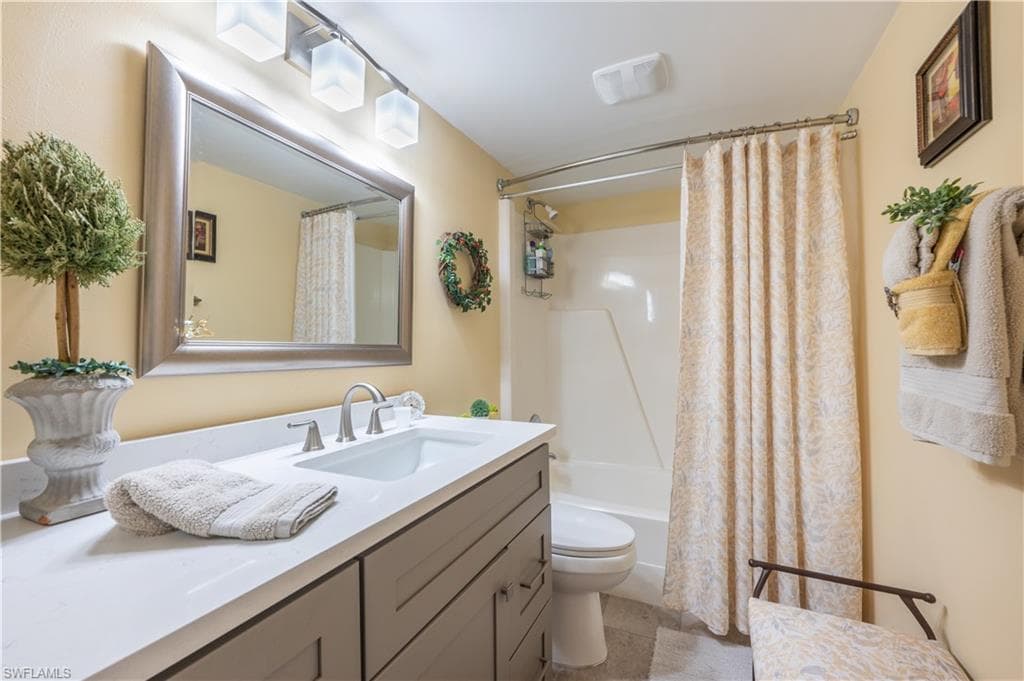 315 Saint Andrews Blvd A33, Naples, FL 34113-24