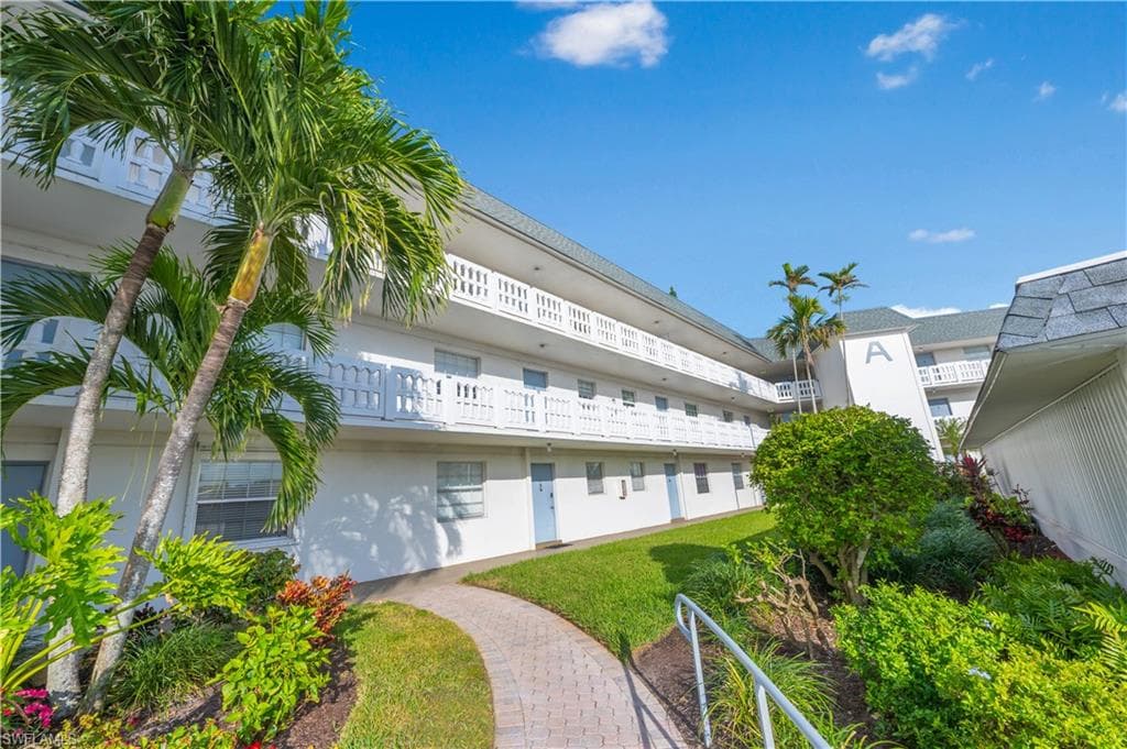 315 Saint Andrews Blvd A33, Naples, FL 34113-4