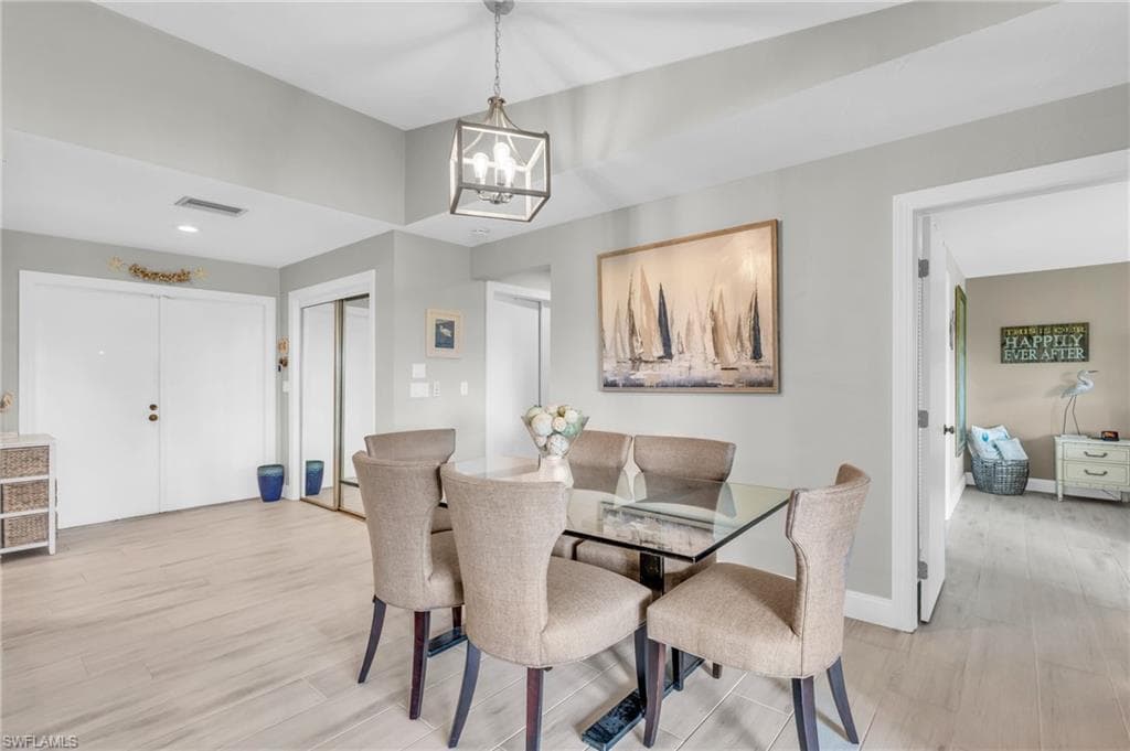 178 Round Key Cir G22, Naples, FL 34112-9
