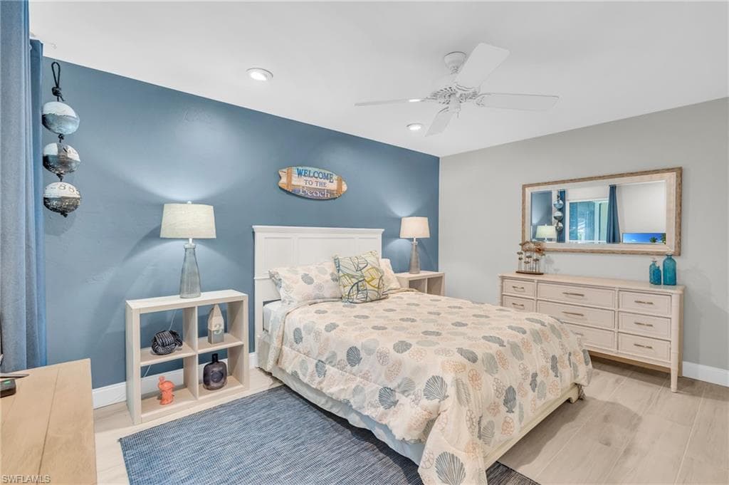 178 Round Key Cir G22, Naples, FL 34112-15