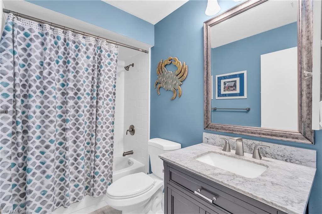 178 Round Key Cir G22, Naples, FL 34112-19