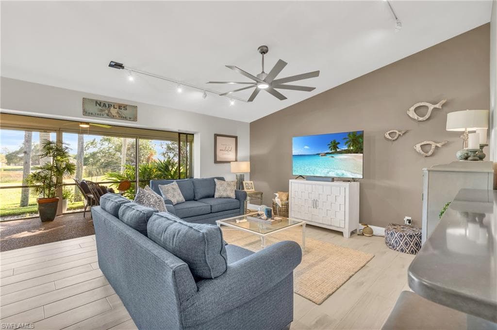 178 Round Key Cir G22, Naples, FL 34112-1