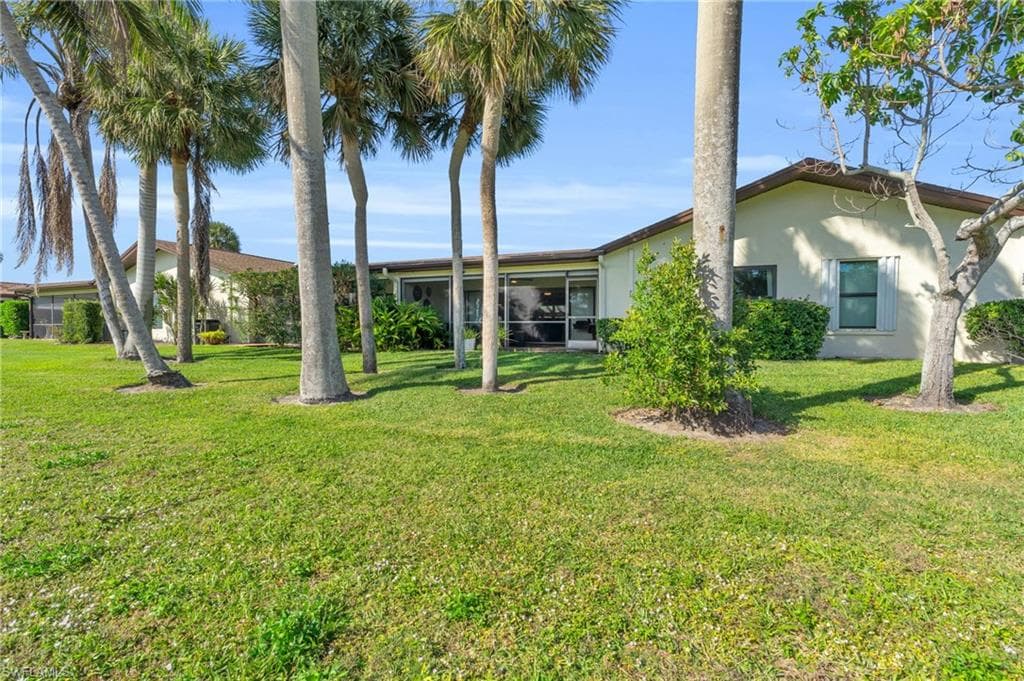 178 Round Key Cir G22, Naples, FL 34112-28