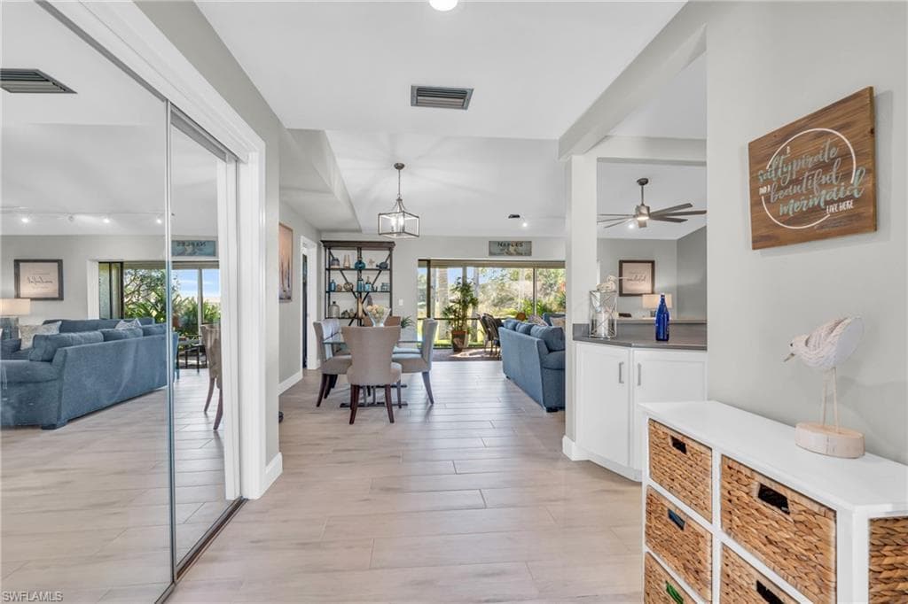 178 Round Key Cir G22, Naples, FL 34112-6