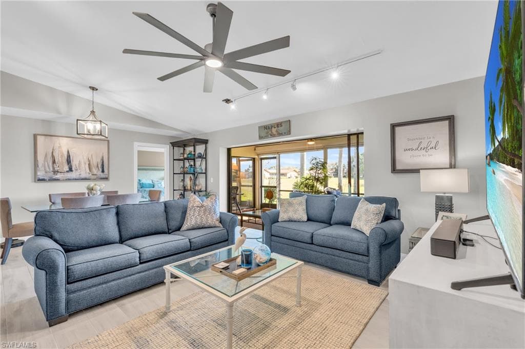 178 Round Key Cir G22, Naples, FL 34112-7