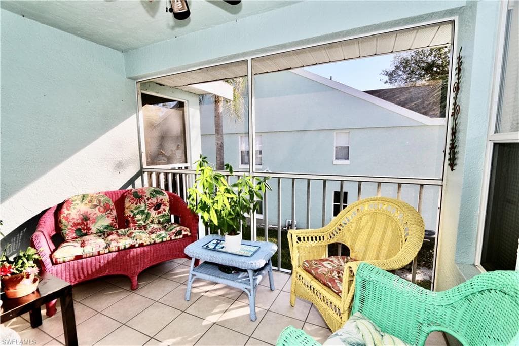 161 Wading Bird Cir L202, Naples, FL 34110-20