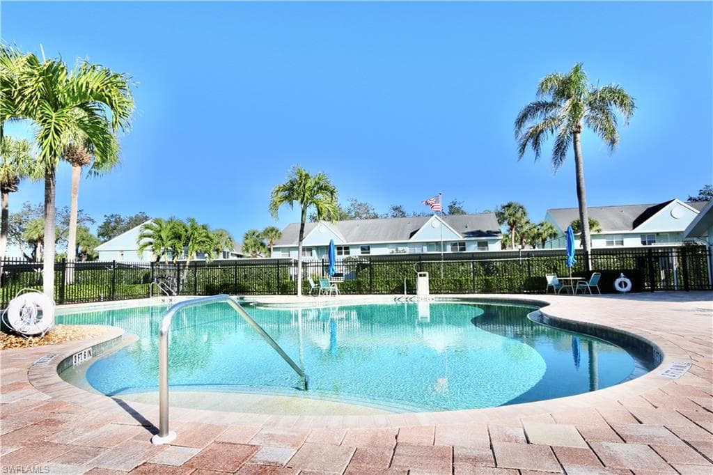 161 Wading Bird Cir L202, Naples, FL 34110-22