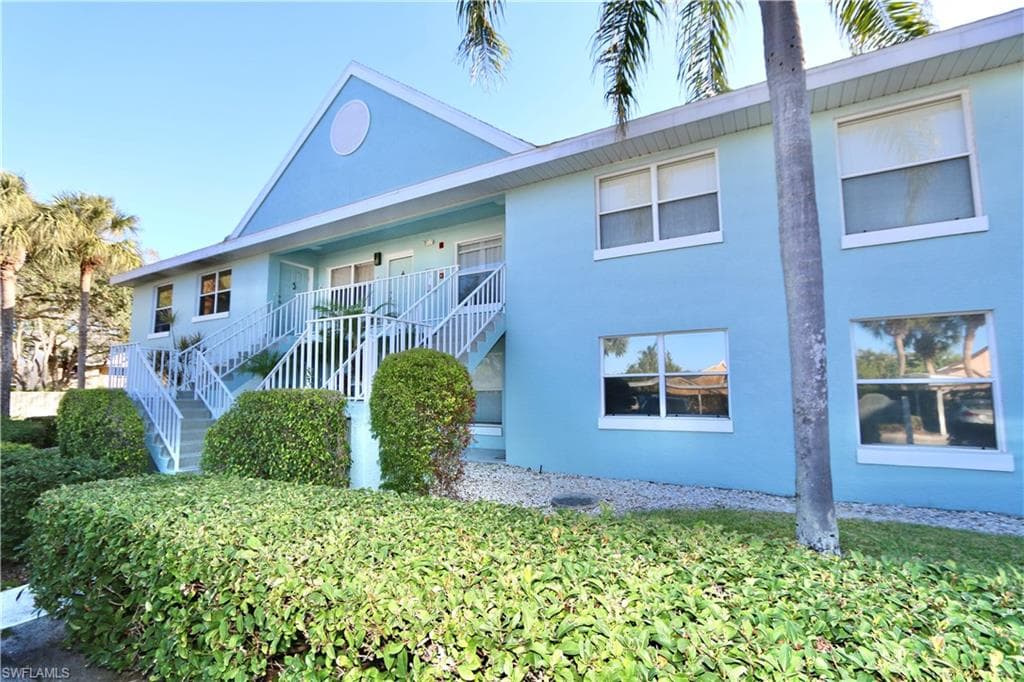 161 Wading Bird Cir L202, Naples, FL 34110-4