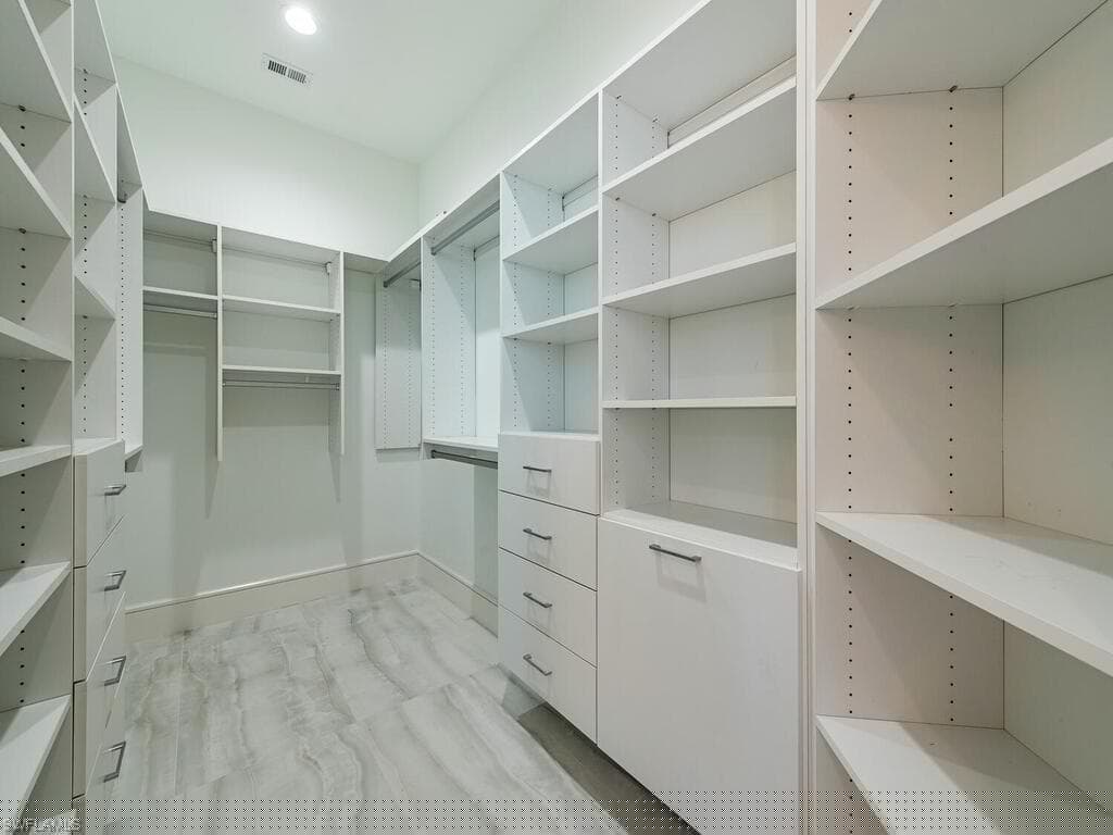 60 Seagate Dr 305, Naples, FL 34103-15