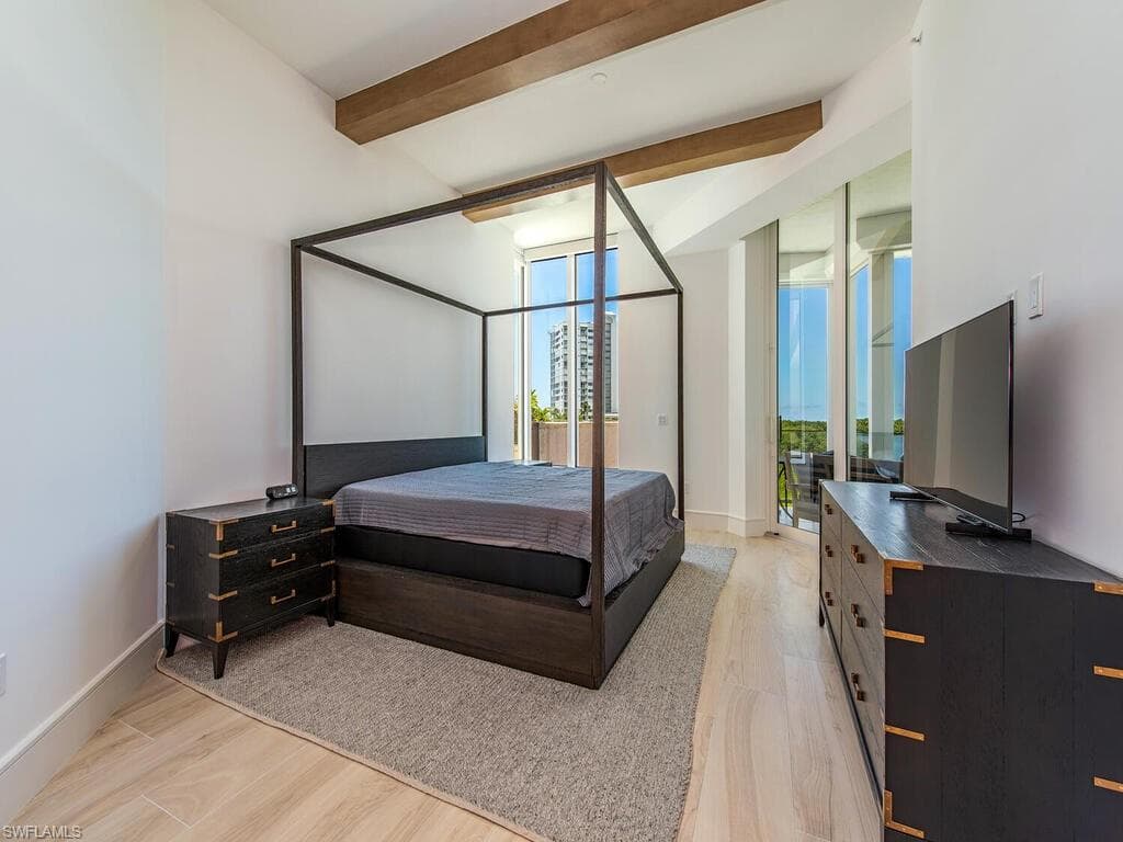 60 Seagate Dr 305, Naples, FL 34103-16