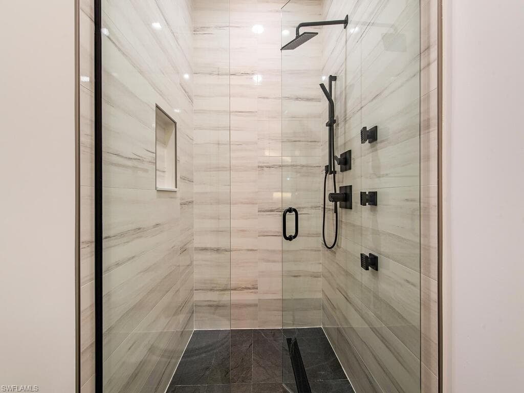 60 Seagate Dr 305, Naples, FL 34103-20