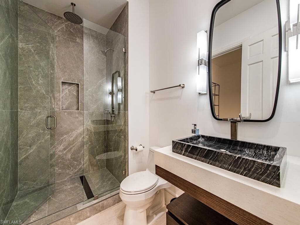 60 Seagate Dr 305, Naples, FL 34103-22