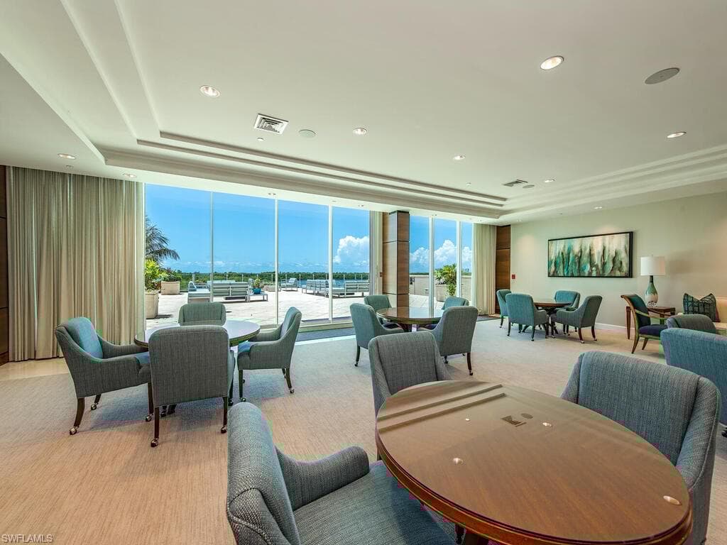 60 Seagate Dr 305, Naples, FL 34103-27