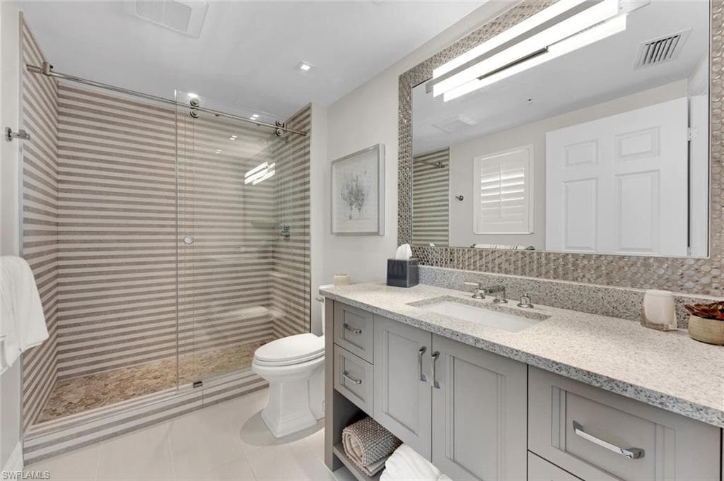 7575 Pelican Bay Blvd 707, Naples, FL 34108-17
