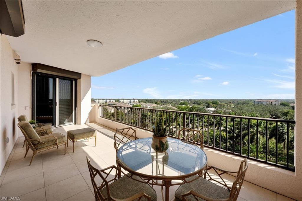 7575 Pelican Bay Blvd 707, Naples, FL 34108-23