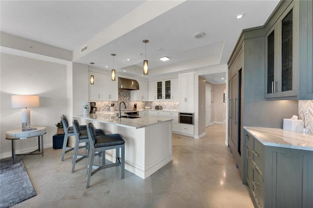 7575 Pelican Bay Blvd 707, Naples, FL 34108-6