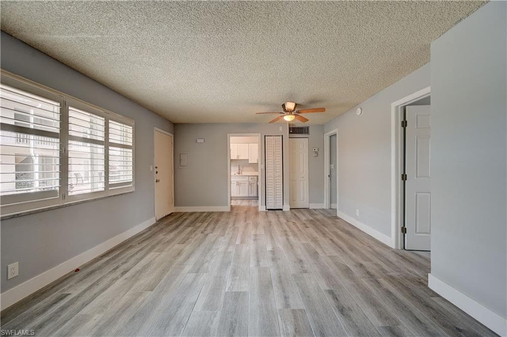 548 Broad Ave S 548, Naples, FL 34102-4