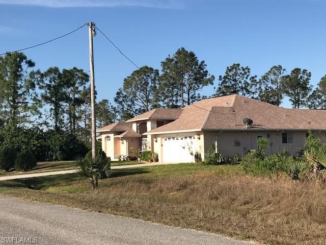 913 Broadway Ave, Lehigh Acres, FL 33972-7
