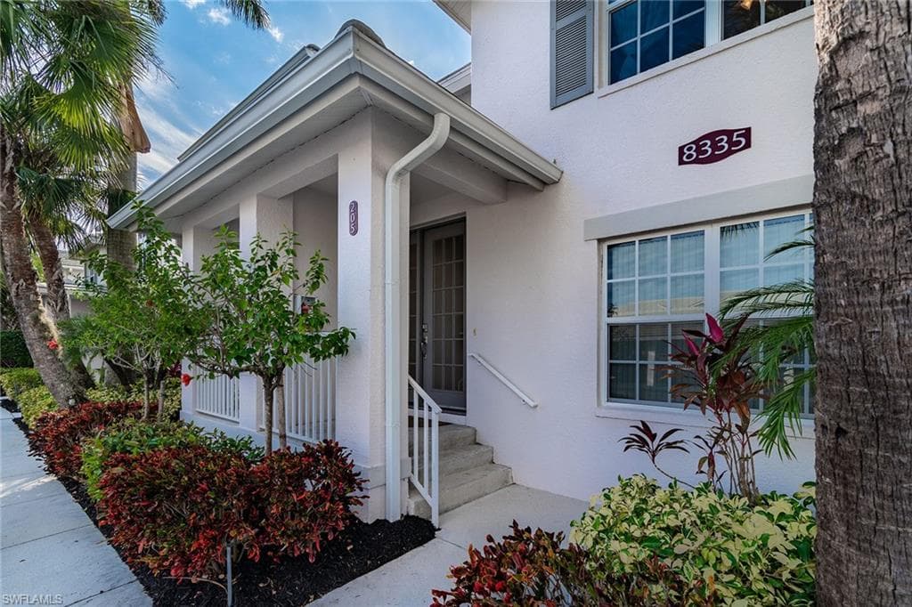 8335 Whisper Trace Way 205, Naples, FL 34114-3