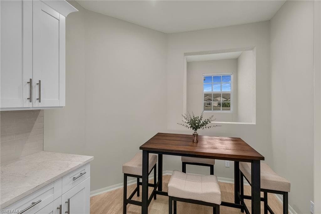 8335 Whisper Trace Way 205, Naples, FL 34114-8