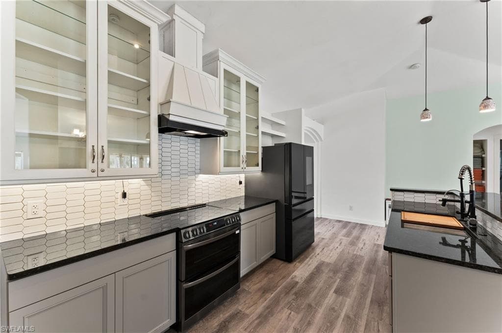 4420 43rd Ave NE, Naples, FL 34120-22