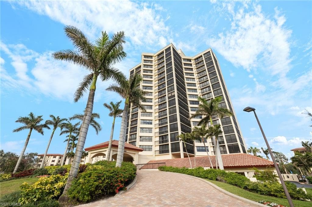 6000 Pelican Bay Blvd 1002, Naples, FL 34108-3