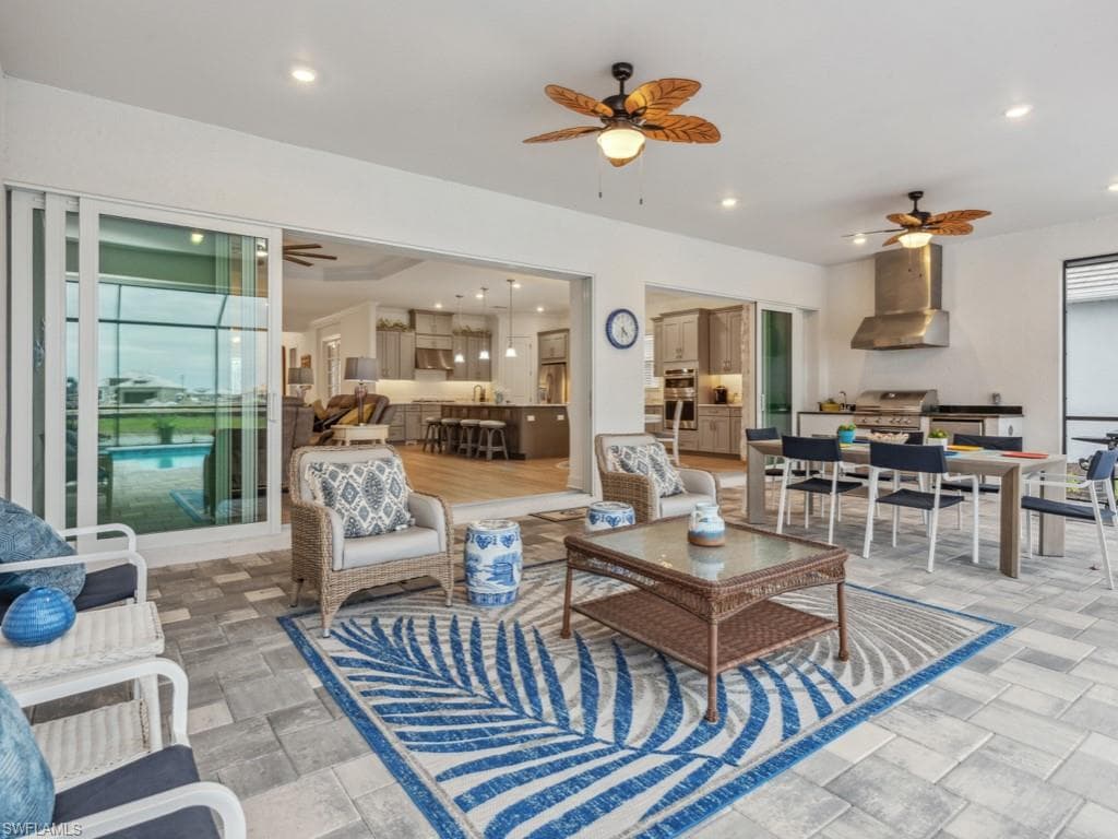 15745 Cortina St, Naples, FL 34114-19