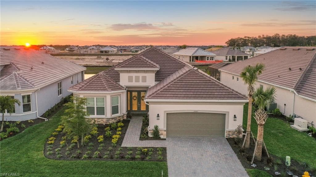 15745 Cortina St, Naples, FL 34114-3