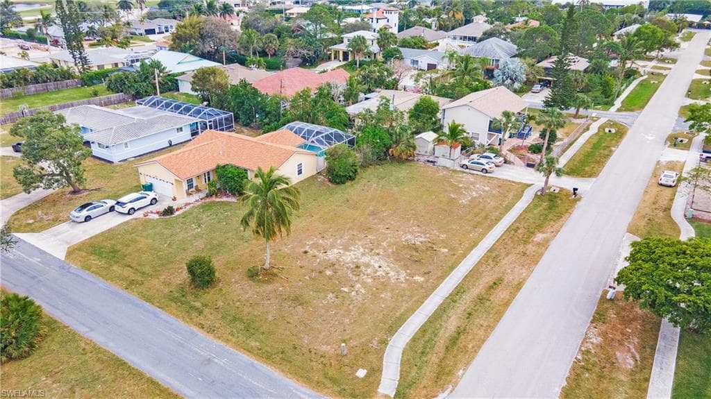 245 Quail Dr, Marco Island, FL 34145-8