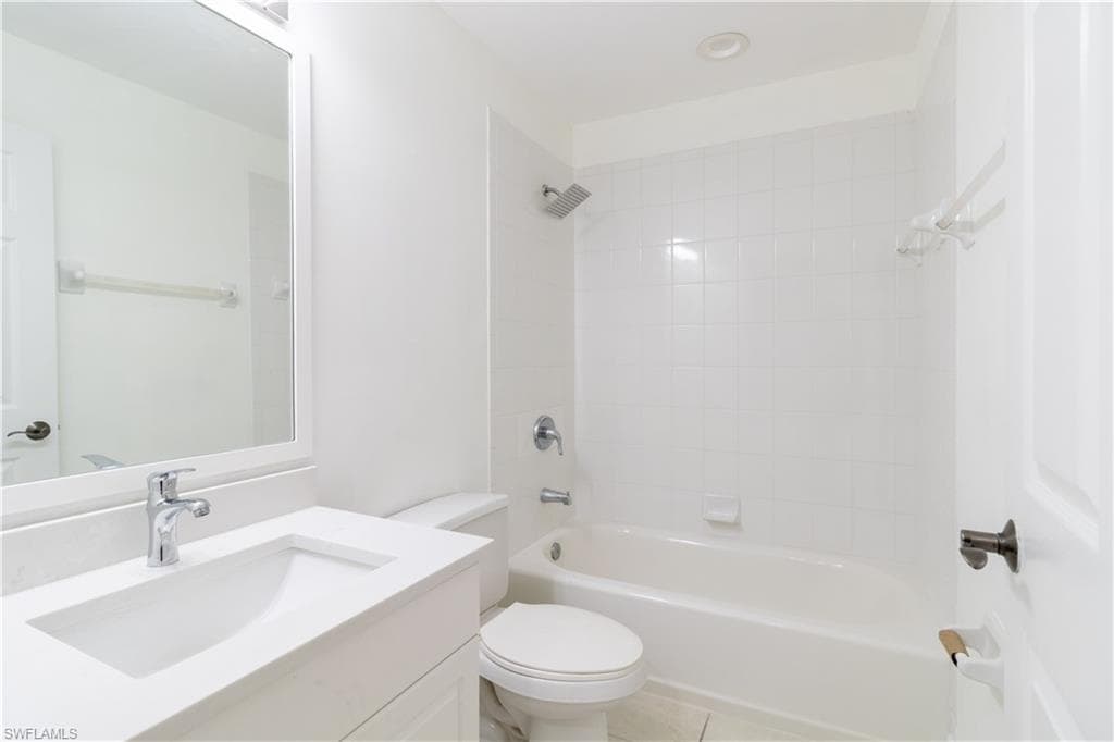 2529 20th Pl, Cape Coral, FL 33904-21