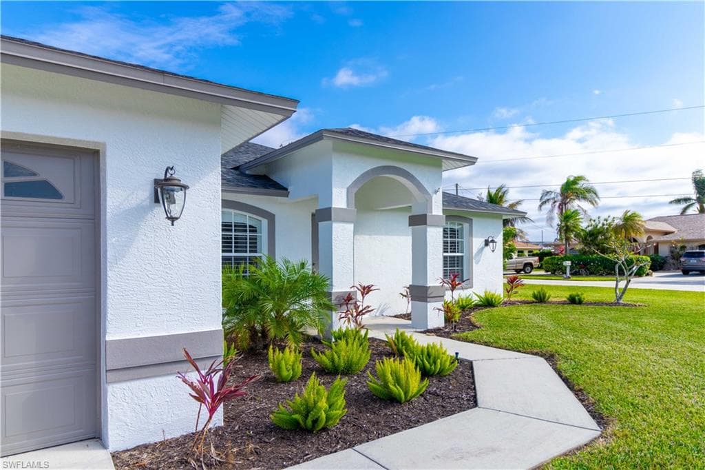 2529 20th Pl, Cape Coral, FL 33904-3