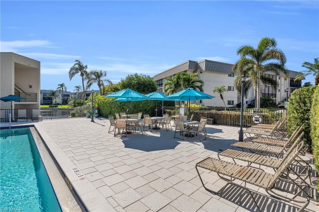 788 Park Shore Dr H14, Naples, FL 34103-17