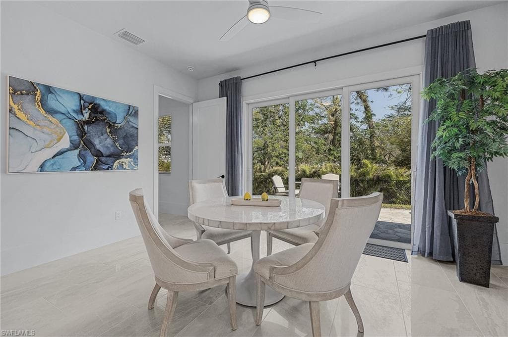 2499 Pine St, Naples, FL 34112-9