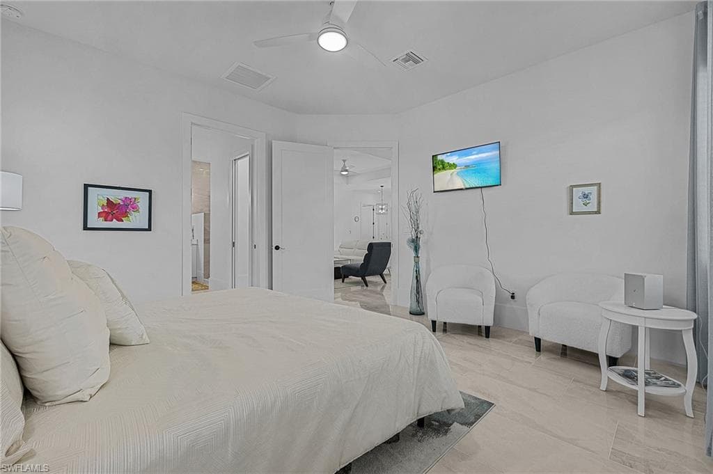 2499 Pine St, Naples, FL 34112-11