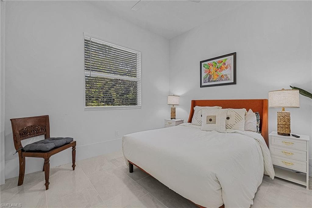 2499 Pine St, Naples, FL 34112-15