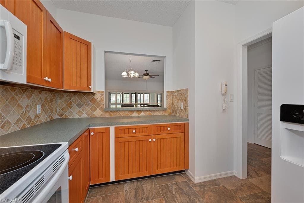 301 Arbor Lake Dr 3-101, Naples, FL 34110-9
