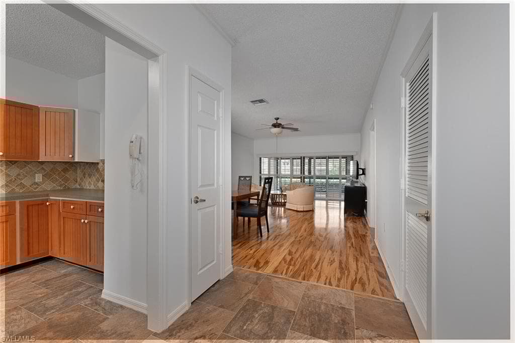 301 Arbor Lake Dr 3-101, Naples, FL 34110-10