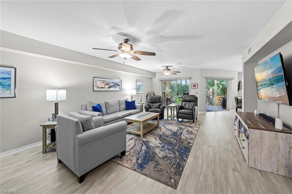 15495 Cedarwood Ln 103, Naples, Fl 34110-1