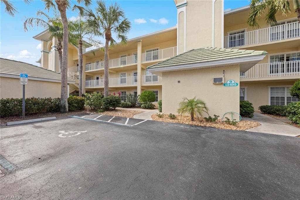 15495 Cedarwood Ln 103, Naples, Fl 34110-31