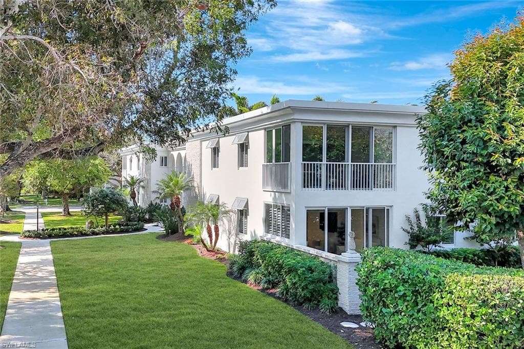 231 3rd Ave S 231, Naples, FL 34102-9